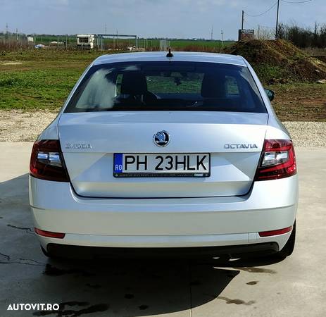 Skoda Octavia Combi Diesel 1.6 TDI Style - 6