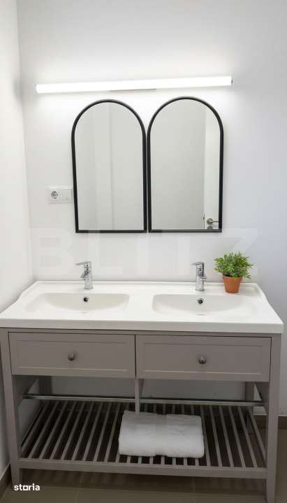 Casa pe calcan cu priveliste superba si compartimentare deosebita - Imagine principală: 4/15