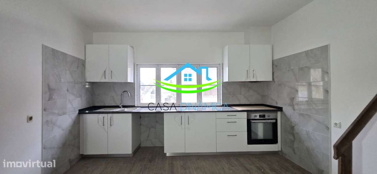 Apartamento T3 com sotão grande no centro de Soure-15