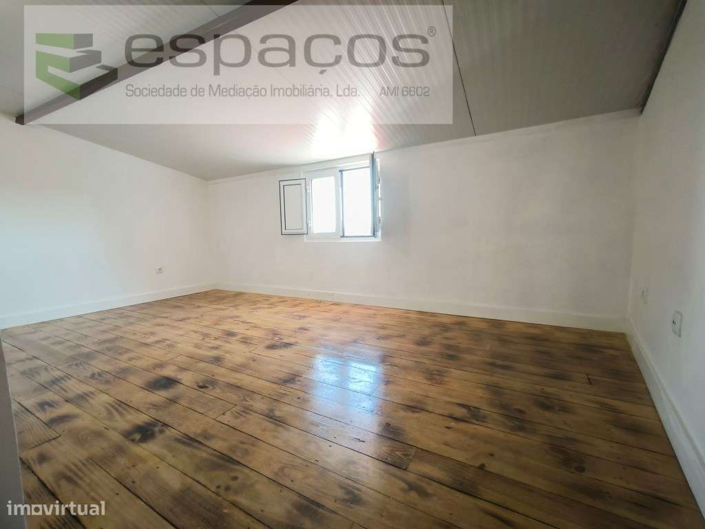Moradia V2 e terreno para construção - Salgueiro do Campo-7