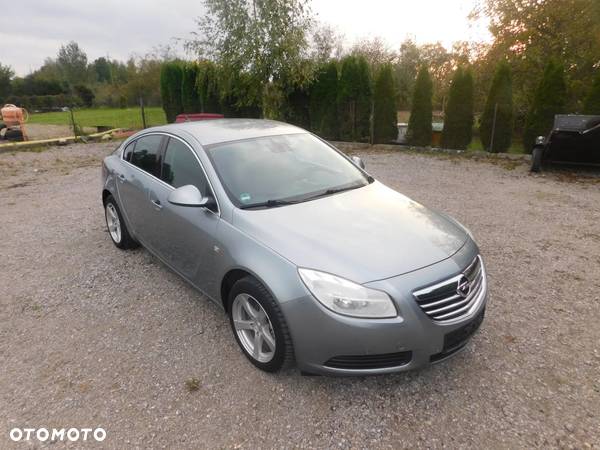 Opel Insignia 1.8 Design Edition - 1