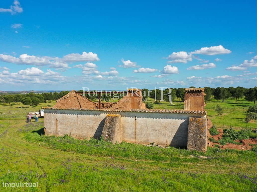 Herdades de Caça com 1300 Hectares, junto do rio Guadiana-41