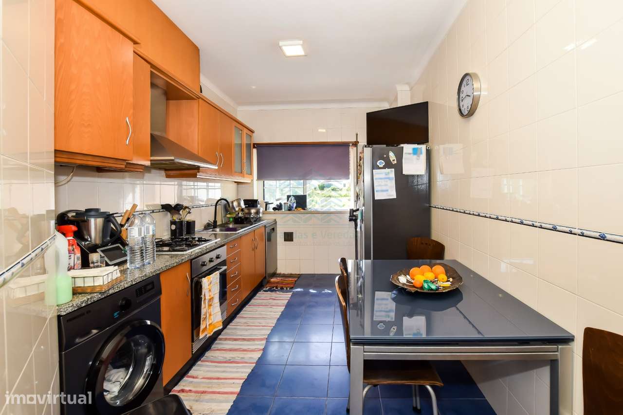 Apartamento T3 com Garagem e Arrecadação - Torres Novas-6