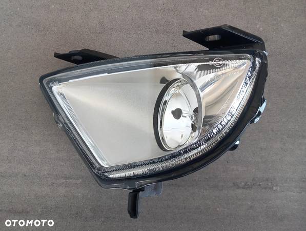 Lampa lewa przednia przeciwmgielna/ halogen Ford Fiesta 2001-2008/ Fusion 2001-2012 1151755 - 1