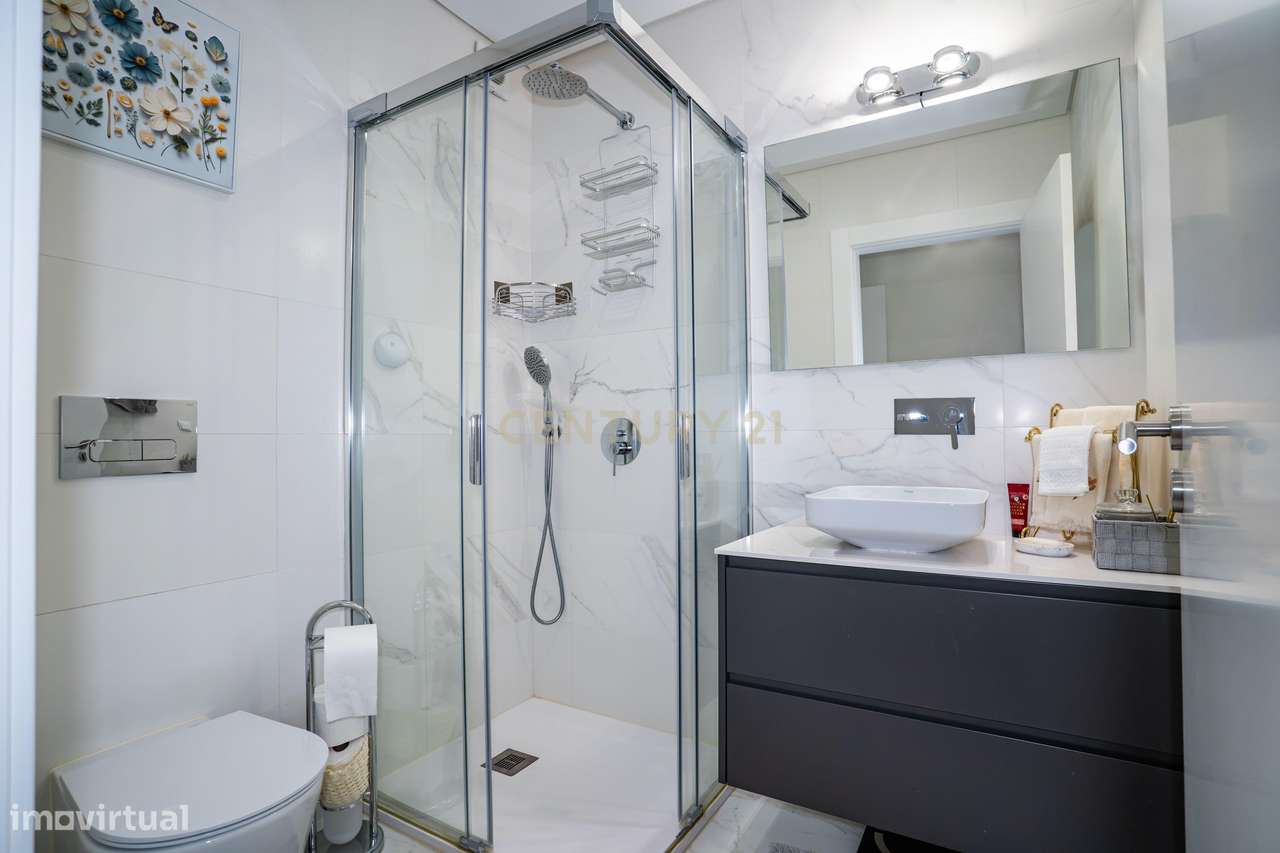 Apartamento T3 Semi-Novo em Caldas da Rainha | 2 Varandas | 2 Parqueam-12
