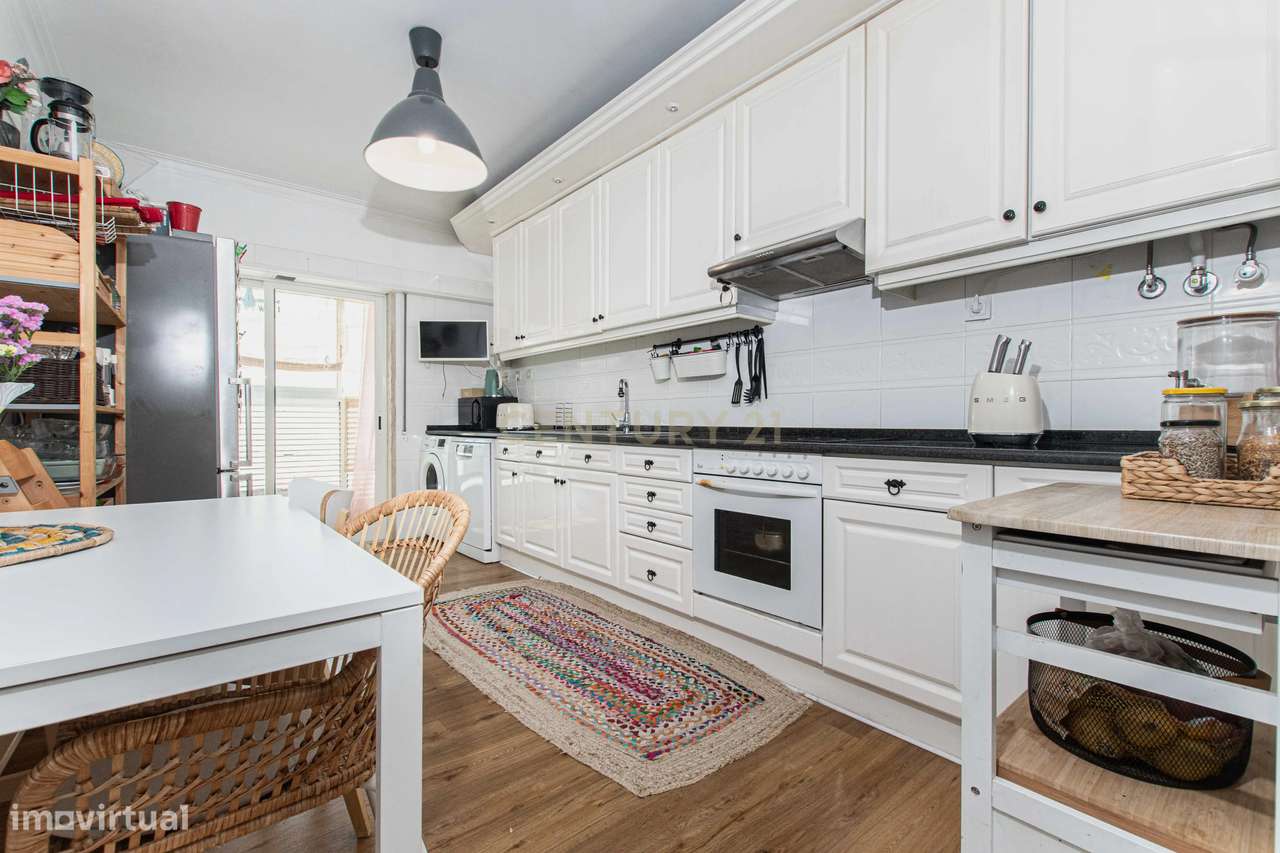 Apartamento T3 à Venda na Póvoa de Santa Iria –  (Quinta da Piedade 2ª-8