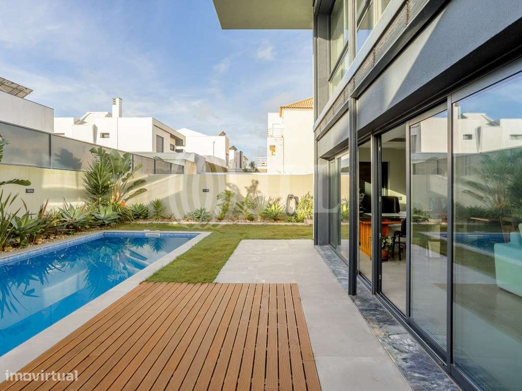 Moradia T3 com piscina e garagem, em Carcavelos, Cascais - Grande imagem: 2/33