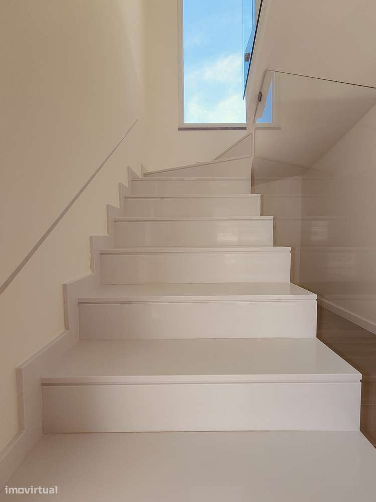 Oferta 1% do valor de aquisição - Moradia Geminada T3 com duas Suítes - Grande imagem: 4/51
