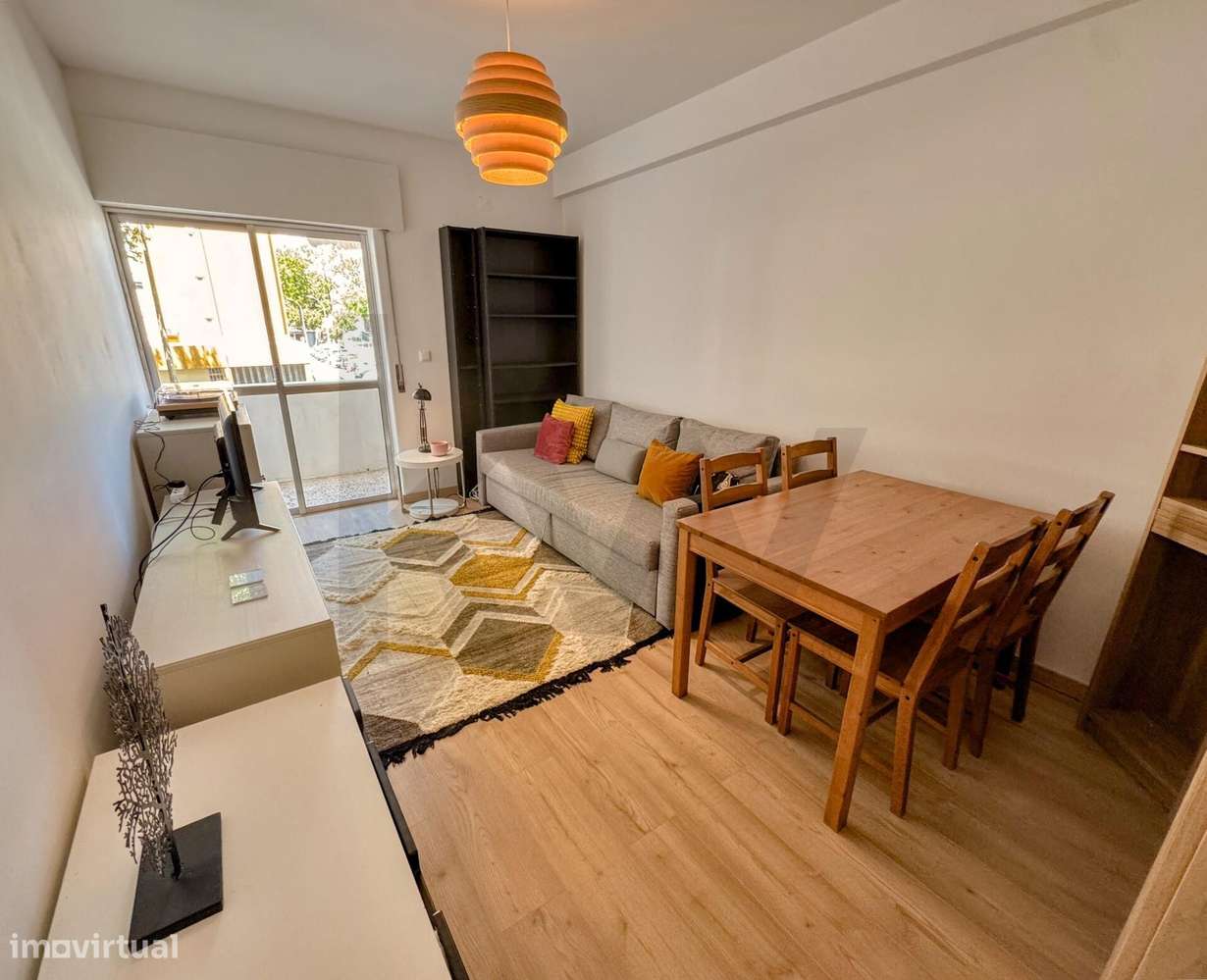 Excelente Oportunidade em Setúbal: T2 Parcialmente Renovado no Centro-20