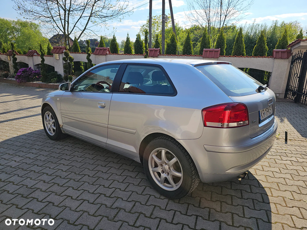 Audi A3 1.6 Ambiente - 4