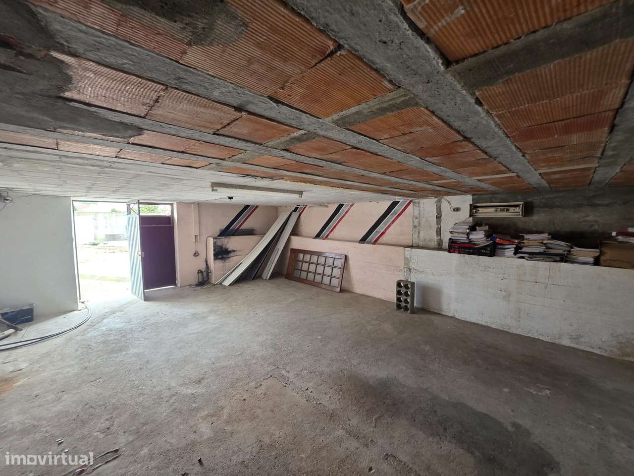 Troque o seu apartamento por uma moradia de 4 frentes em Argoncilhe-25