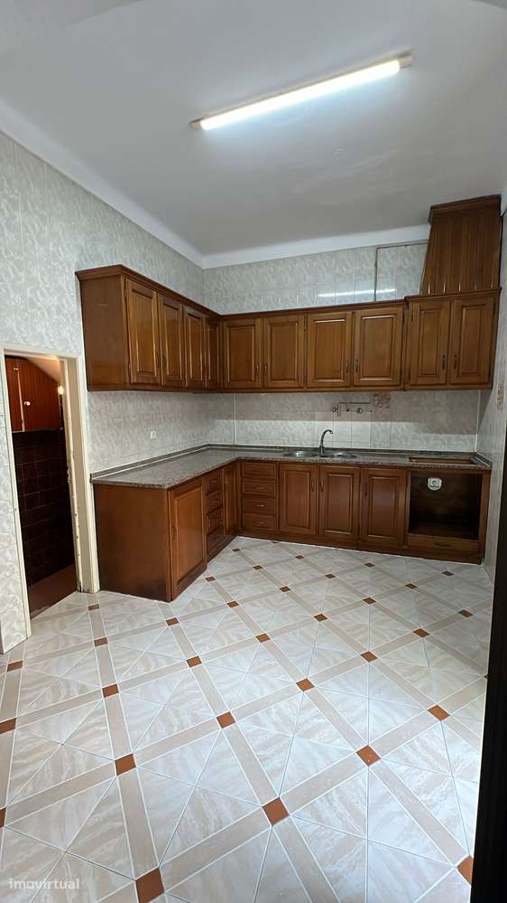 T2 Com Terraco E Excelente Localizacao No Barreiro