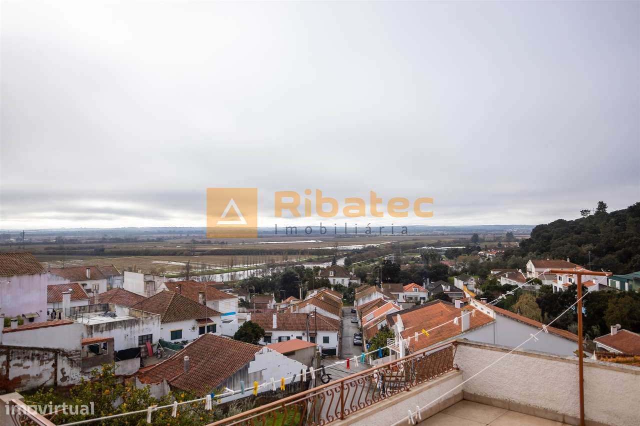 Excelente moradia na Vila de Coruche-34