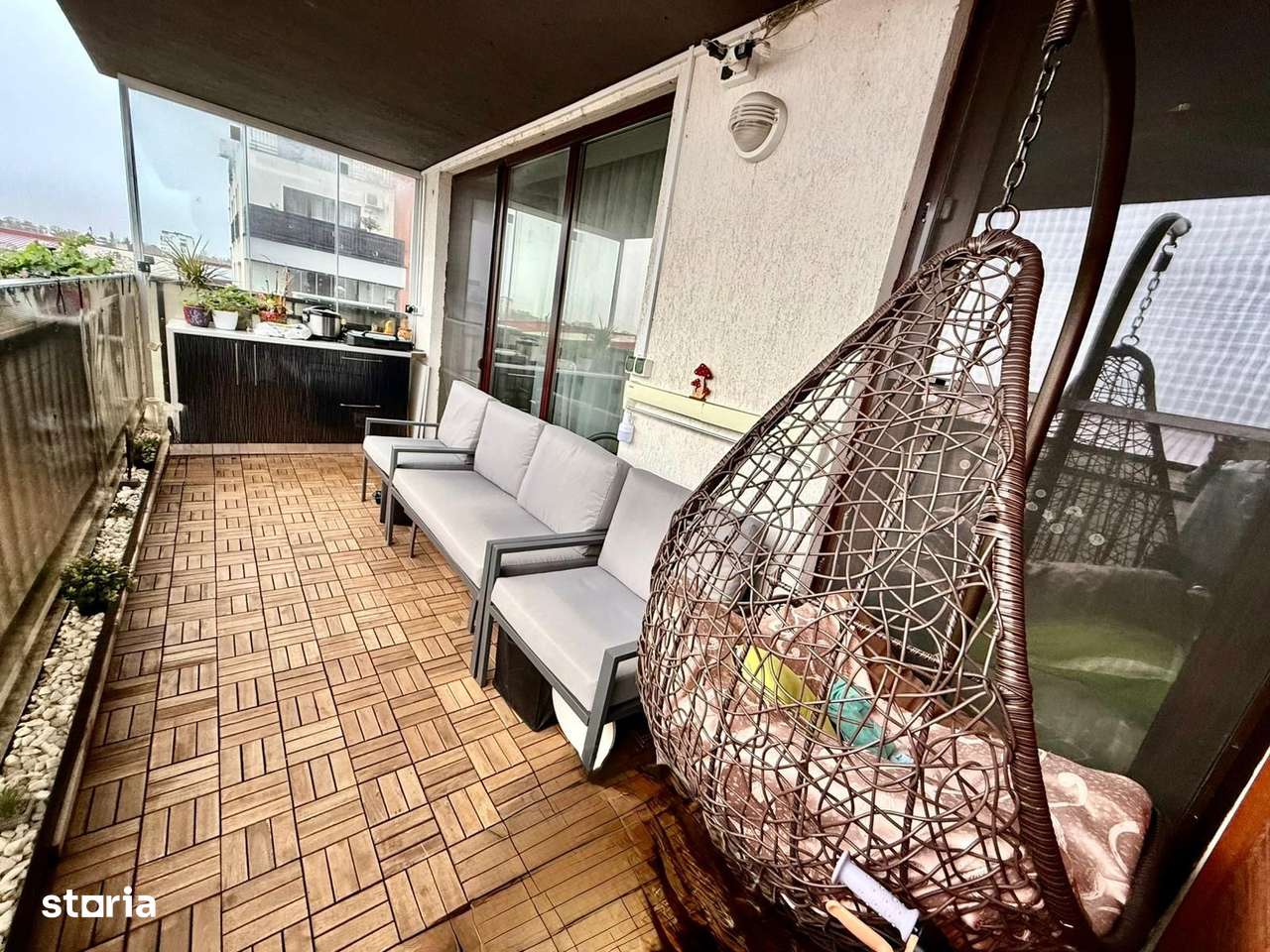 Apartament cu 3 camere, decomandat, zona Albert-9