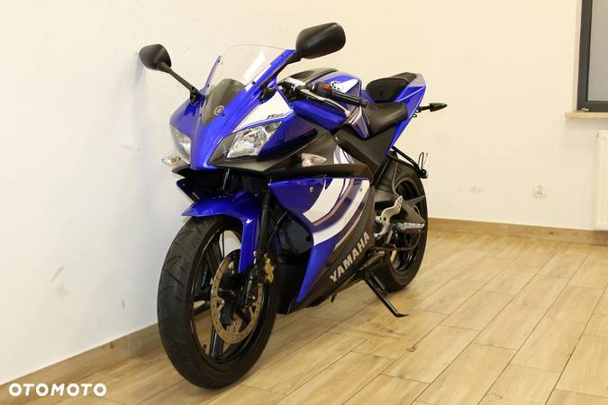 Yamaha YZF - 8