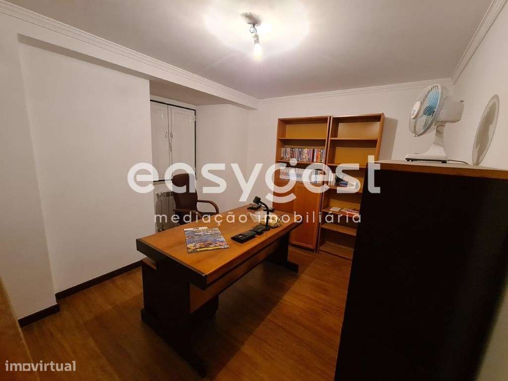 Moradia Diferenciada com Jardim e Poço, situada na Azoia - Grande imagem: 5/42