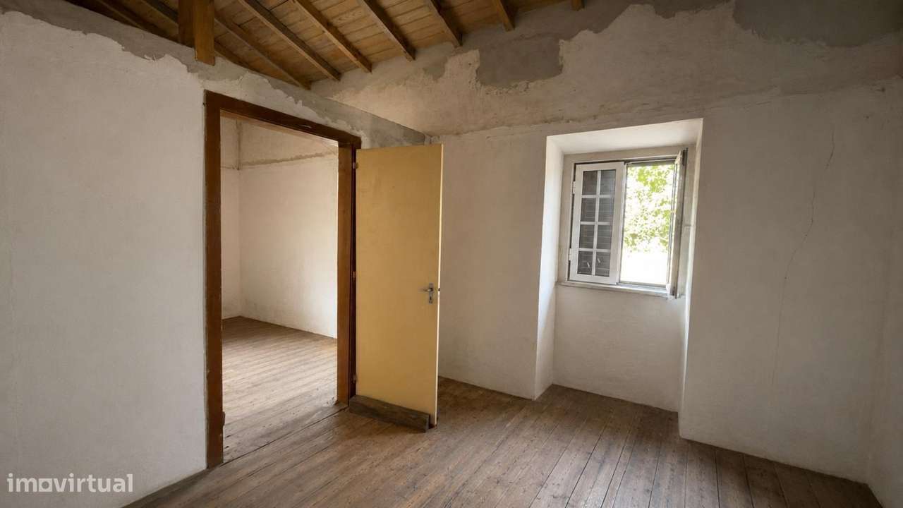 Moradia T2 com Terreno – São Miguel do Rio Torto, Abrantes-8