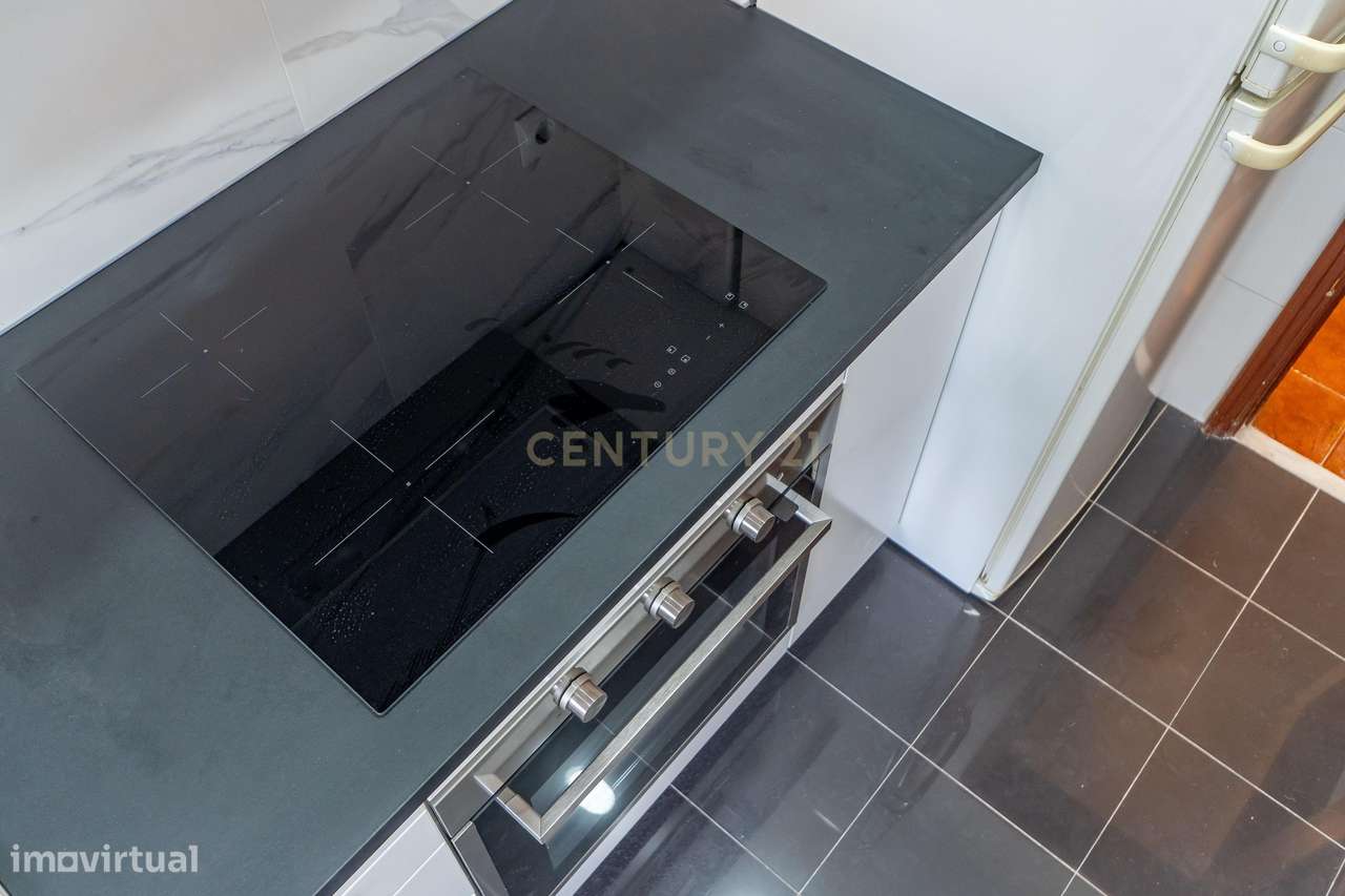 Maravilhoso T1 Remodelado | Moscavide | Excelente Exposição Solar-7