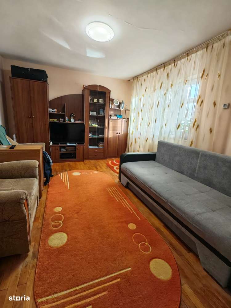 Apartament 2 camere Trivale, etaj 3,confort 1 decomandat, centrala - Imagine principală: 1/6