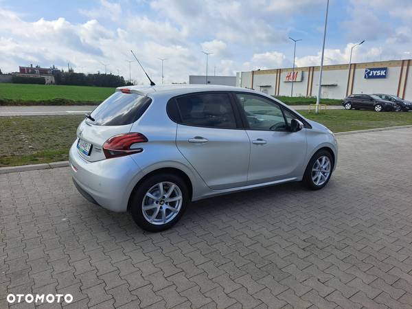 Peugeot 208 1.2 PureTech Active - 10