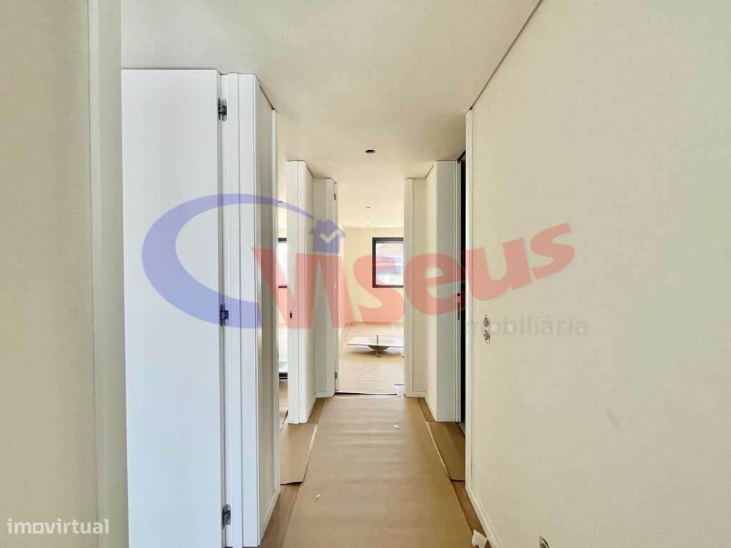 Apartamento T3 Penthouse Coimbrões-13