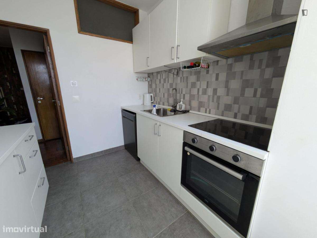 Quarto - localizado em Mafamude Porto - Grande imagem: 4/10