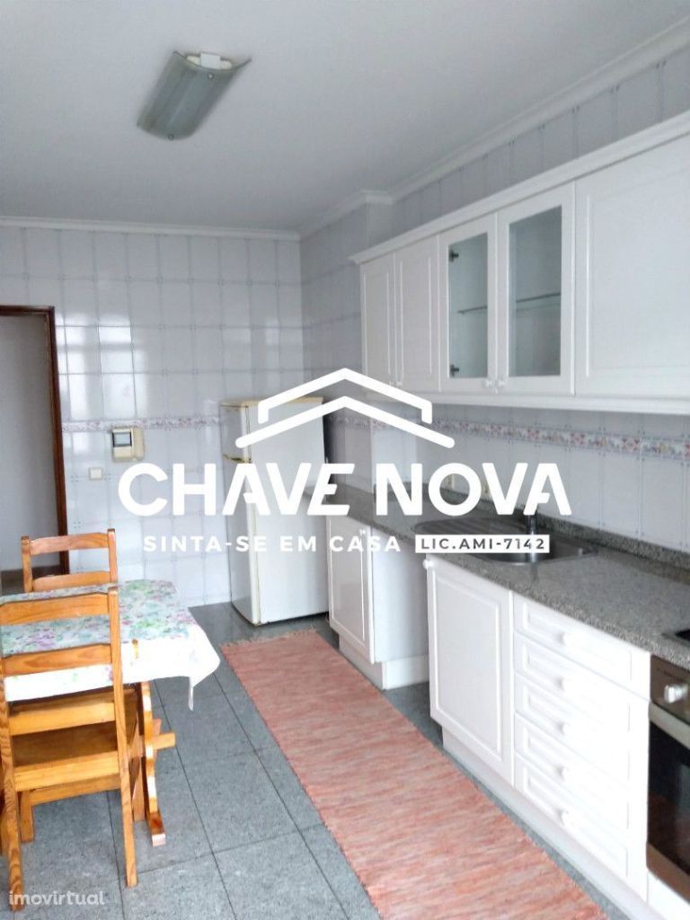 Apartamento T2 p/ venda em São João da Madeira