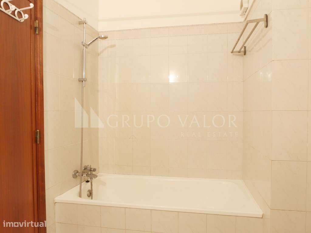 Apartamento T2 com Arrecadação, em Mem Martins-20
