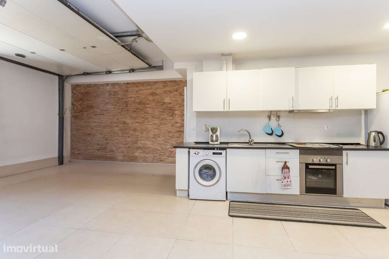 Andar de moradia T3 com terraço e cave muito espaçosa-25