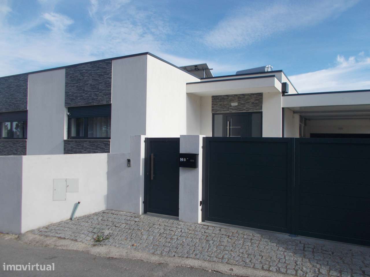 Casa em Chaves Oportunidade de Negocio-1