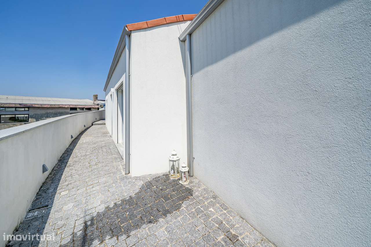 Moradia Térrea T2+1 Renovada | São Martinho do Campo-27