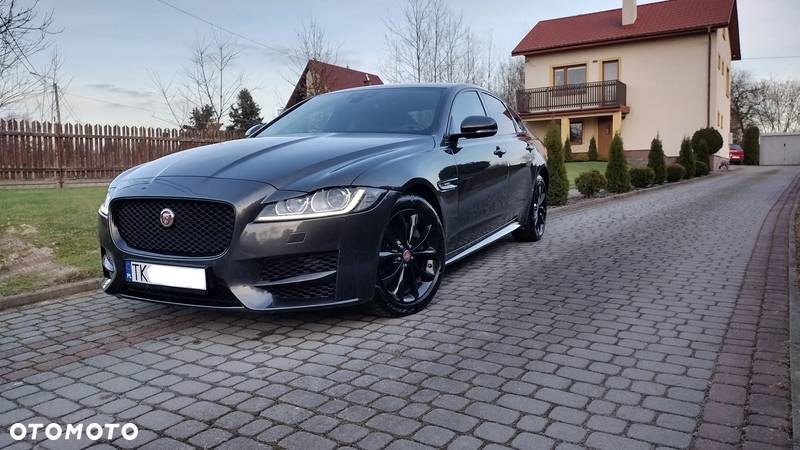 Jaguar XF 2.0 i4D AWD R-Sport - 3