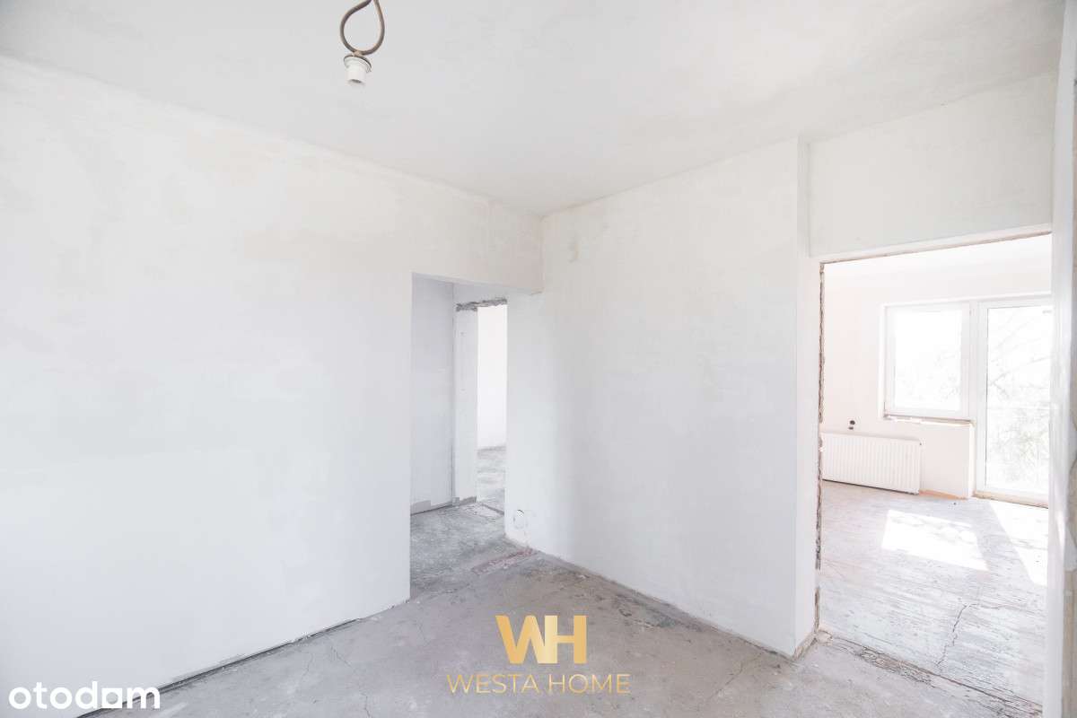 Dom wolnostojący w otoczeniu drzew. Zakroczym.-19