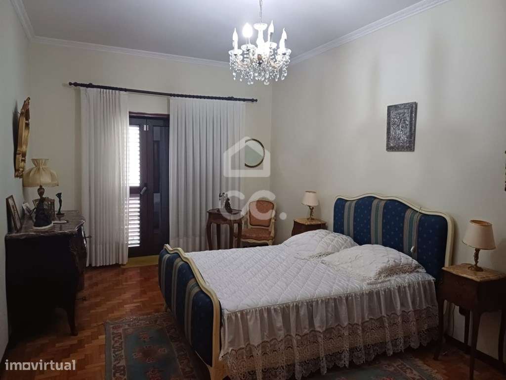 Moradia Bi-familiar T5+T2 em Palmeira, Santo Tirso-25