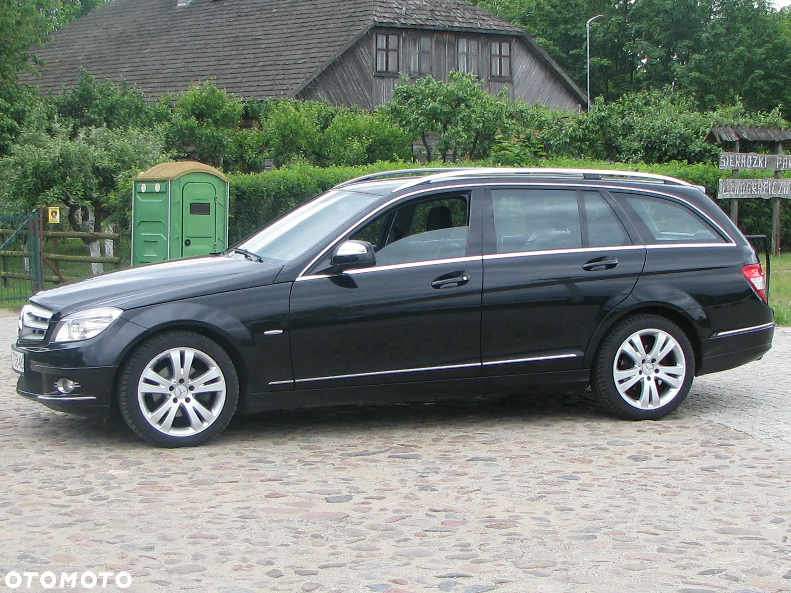 Mercedes-Benz Klasa C 180 T CGI Automatik BlueEFFICIENCY Avantgarde - 4