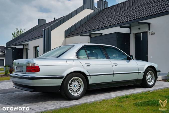 BMW Seria 7 750i - 2