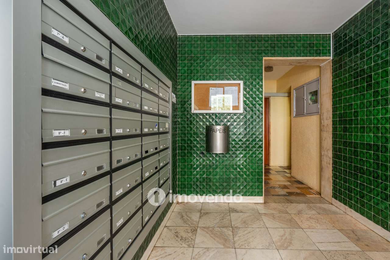 Apartamento T1 para renovação, junto da Praia de Paço de Arcos-26