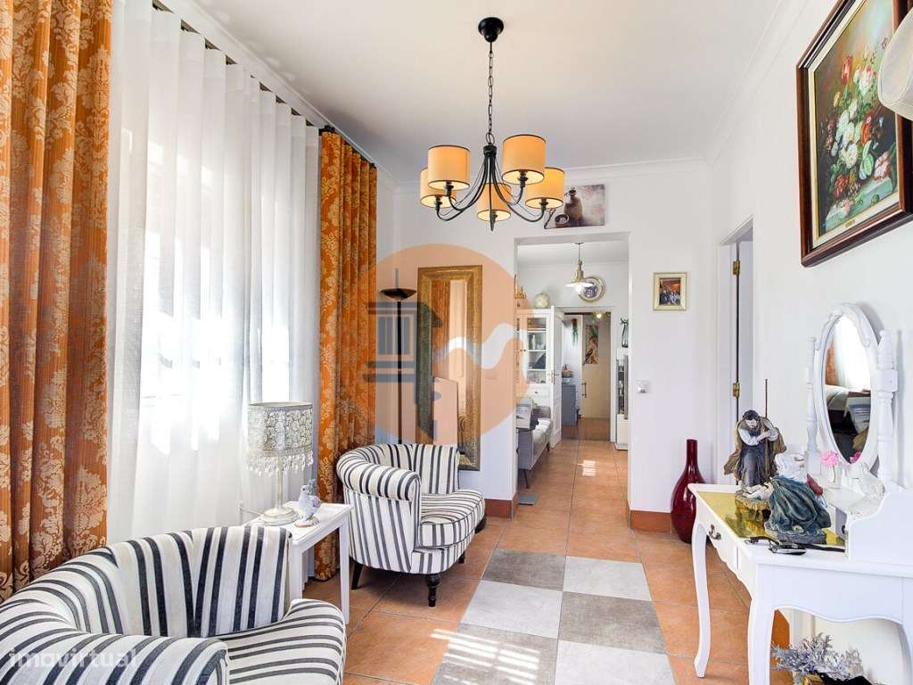 Casa Térrea T2 Renovada e totalmente Mobilada com parqueamento . Te... - Grande imagem: 2/24