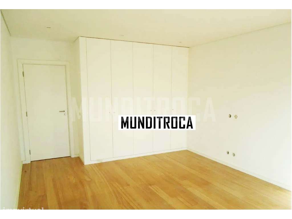 Moradia gaveto Este S. Pedro - nova - Grande imagem: 4/6