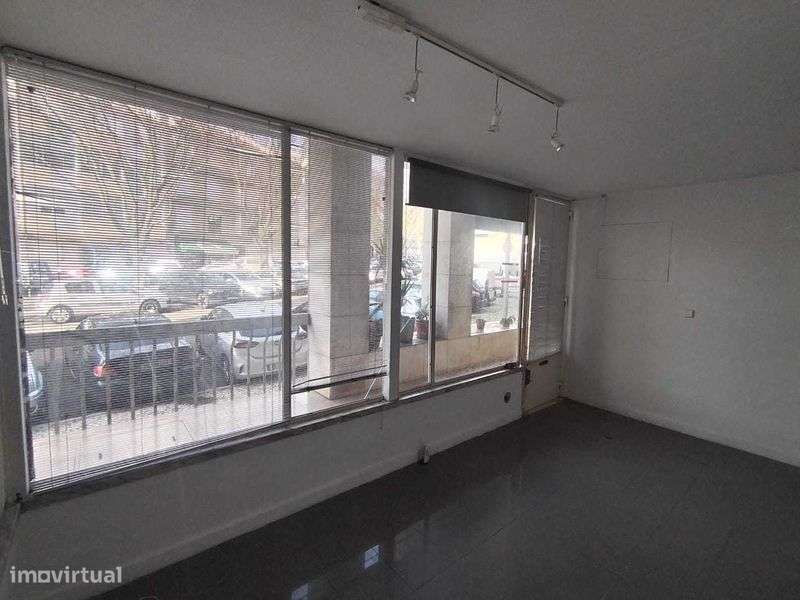 Arrenda-se Loja em Benfica - Grande imagem: 4/7