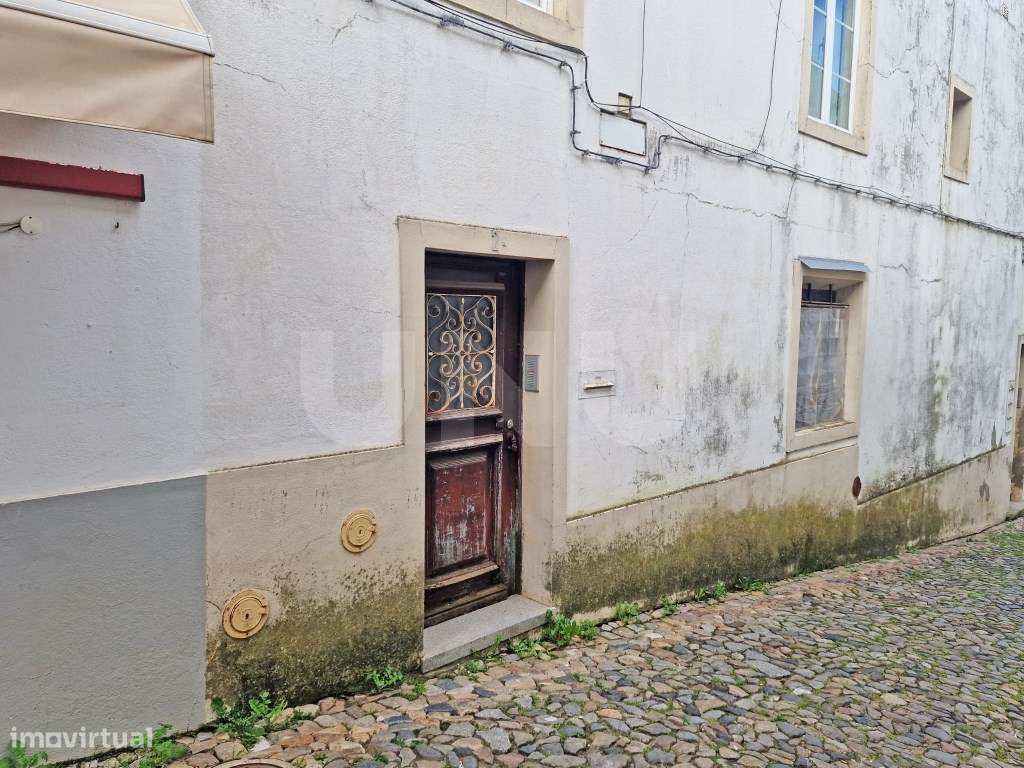 Moradia T2 Centro Histórico de Évora, com terraço-23