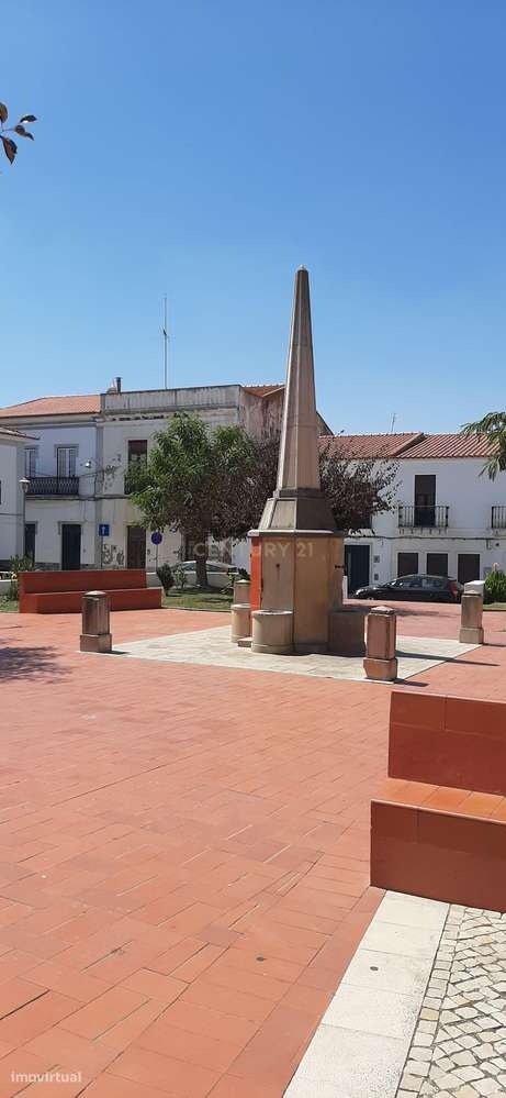 Oportunidade no coração do Alentejo! Moradia térrea T4 em Safara! Uma-45