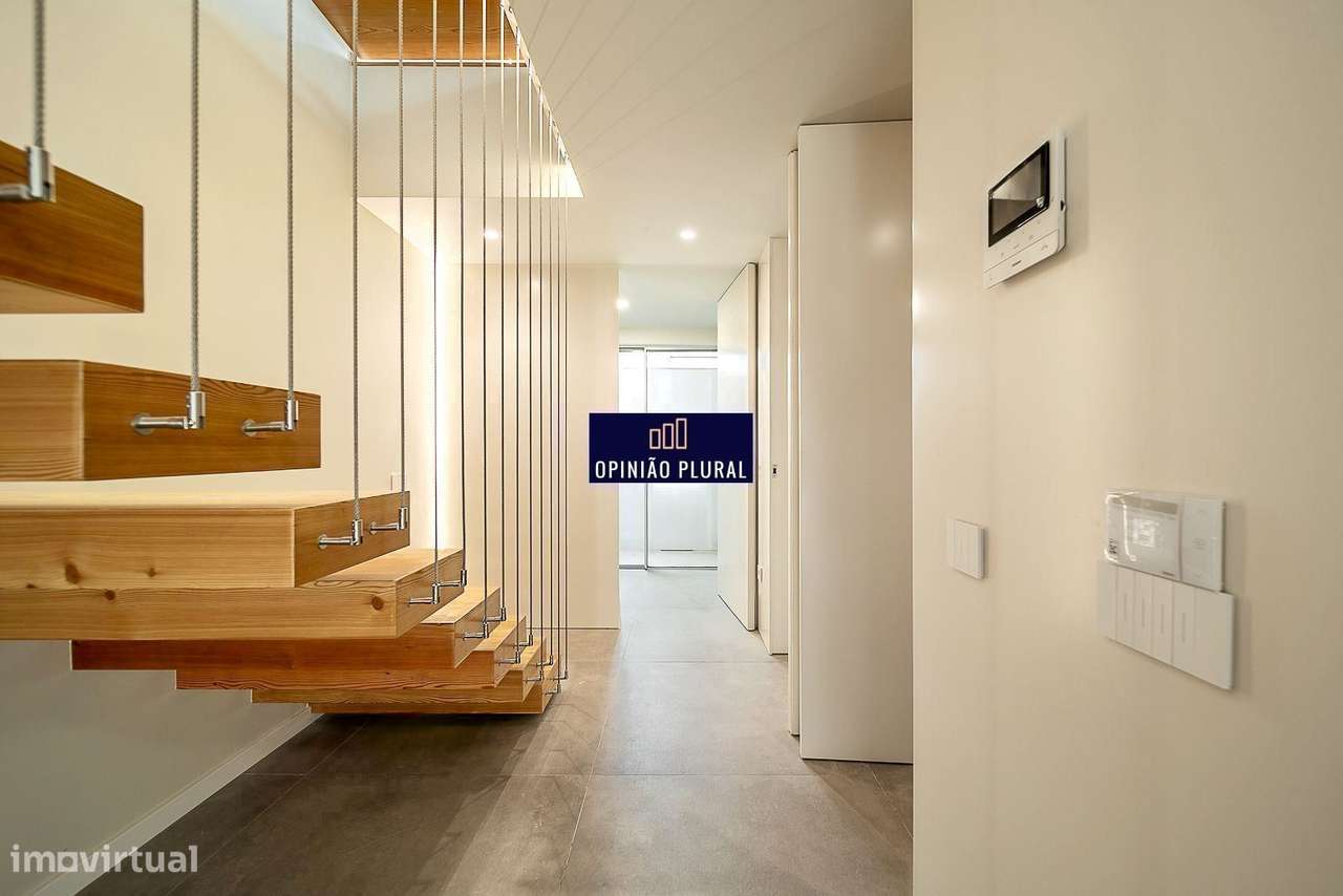 Moradia T4 Espaçosa com Escritório e Piscina Pronta a Habitar-27