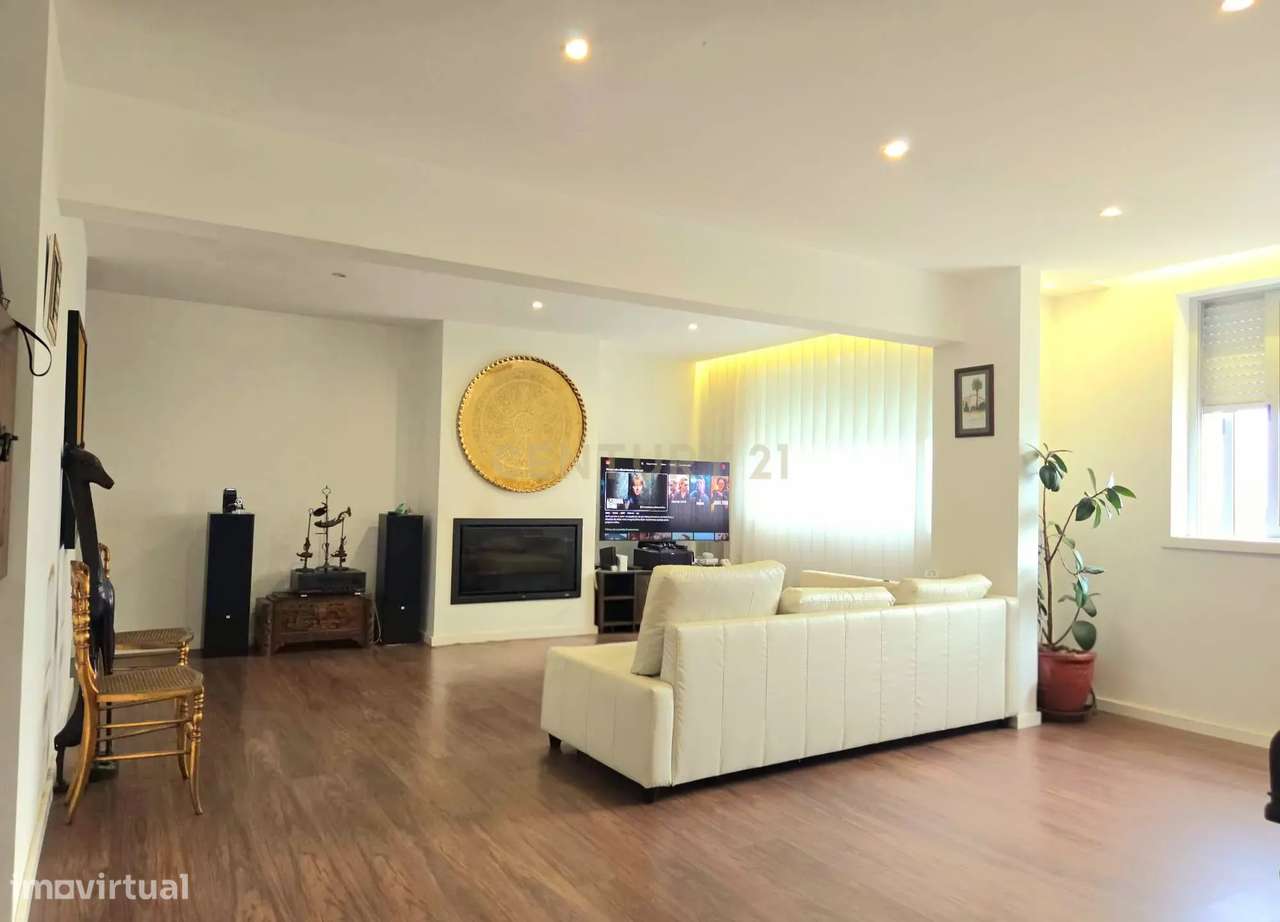 Apartamento T5 Penthouse com Terraço de 208 m² e Vista Panorâmica sobr-1