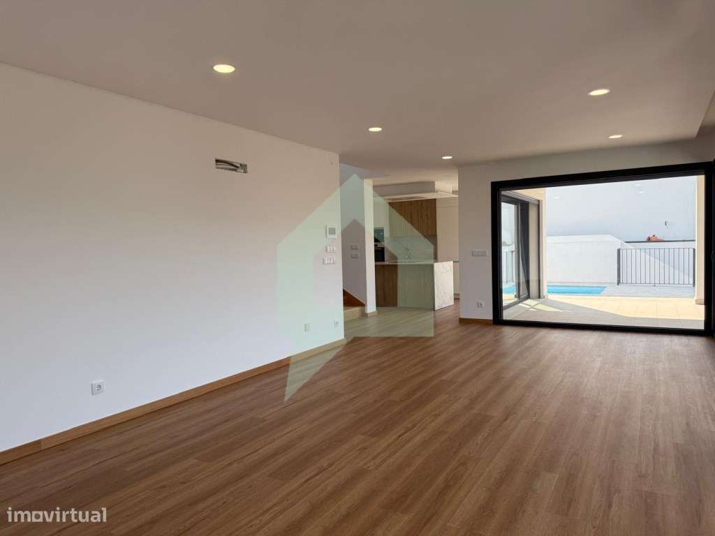 Moradia individual V3 com Piscina em Ribeira, Ponte de Lima-9