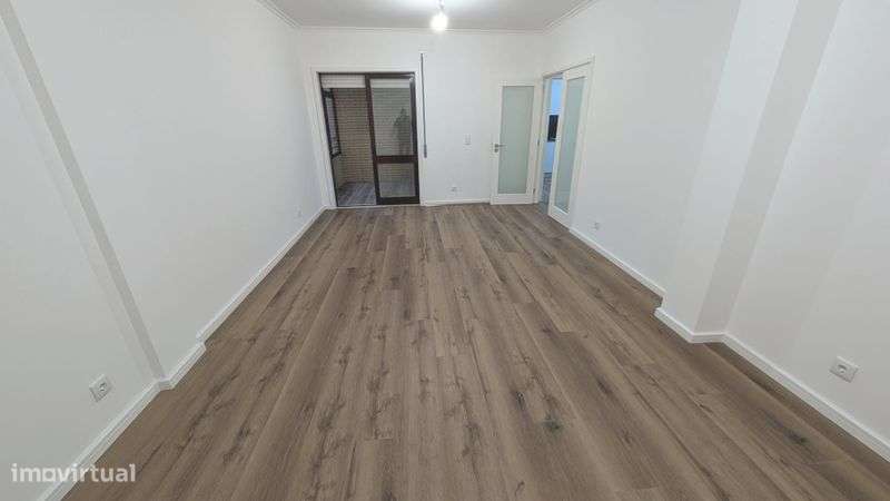 Apartamento T2 Centro Canelas - V.N.Gaia - Grande imagem: 4/12