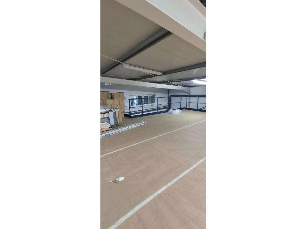 Armazém para Venda e/ou Arrendamento | Zona Industrial de Vialonga ...-21