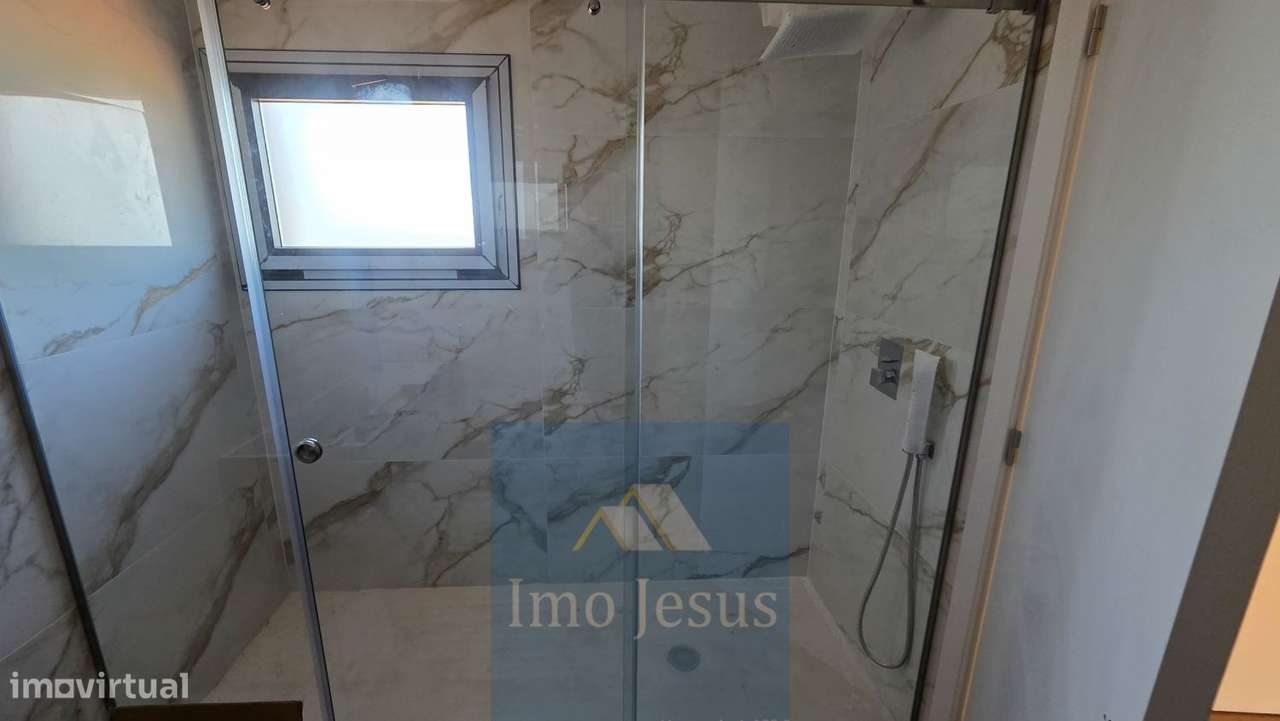 Moradia Terrêa 4 Frentes em Pedroso-14