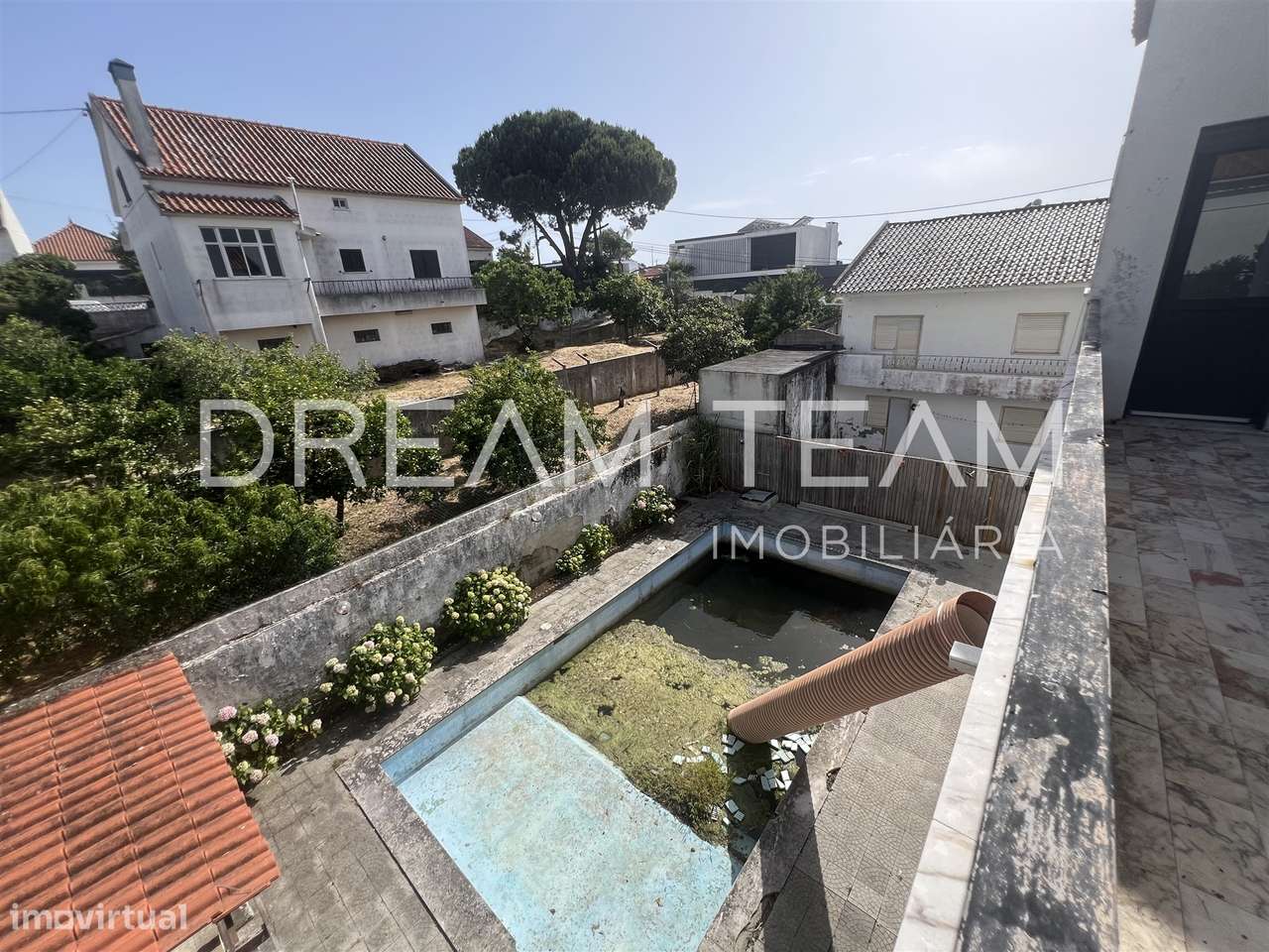 Moradia T7 com Piscina na Charneca da Caparica-38