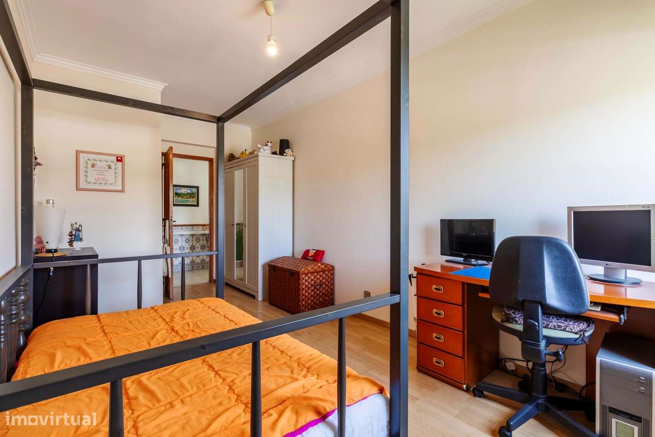 Apartamento T2 c/ Varanda no Casal do Cotão, Sintra-18